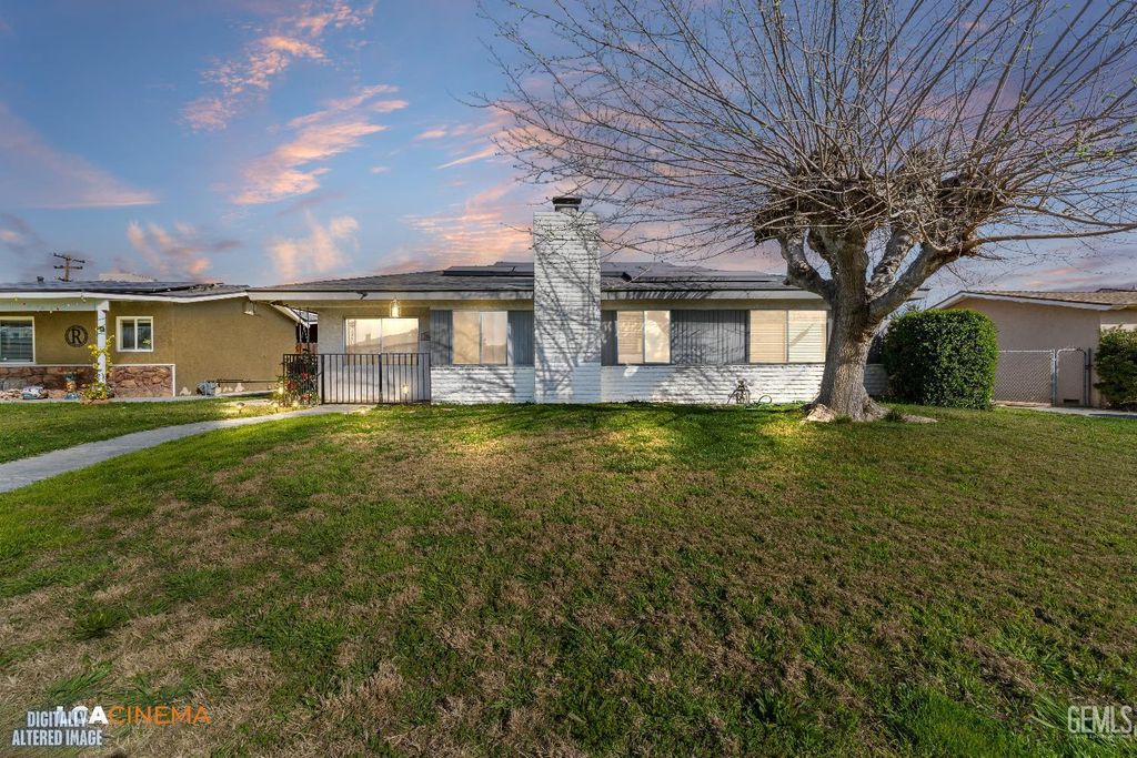 Photo of 3100 Leonard Street, Bakersfield, CA 93304 (MLS # 202602076)