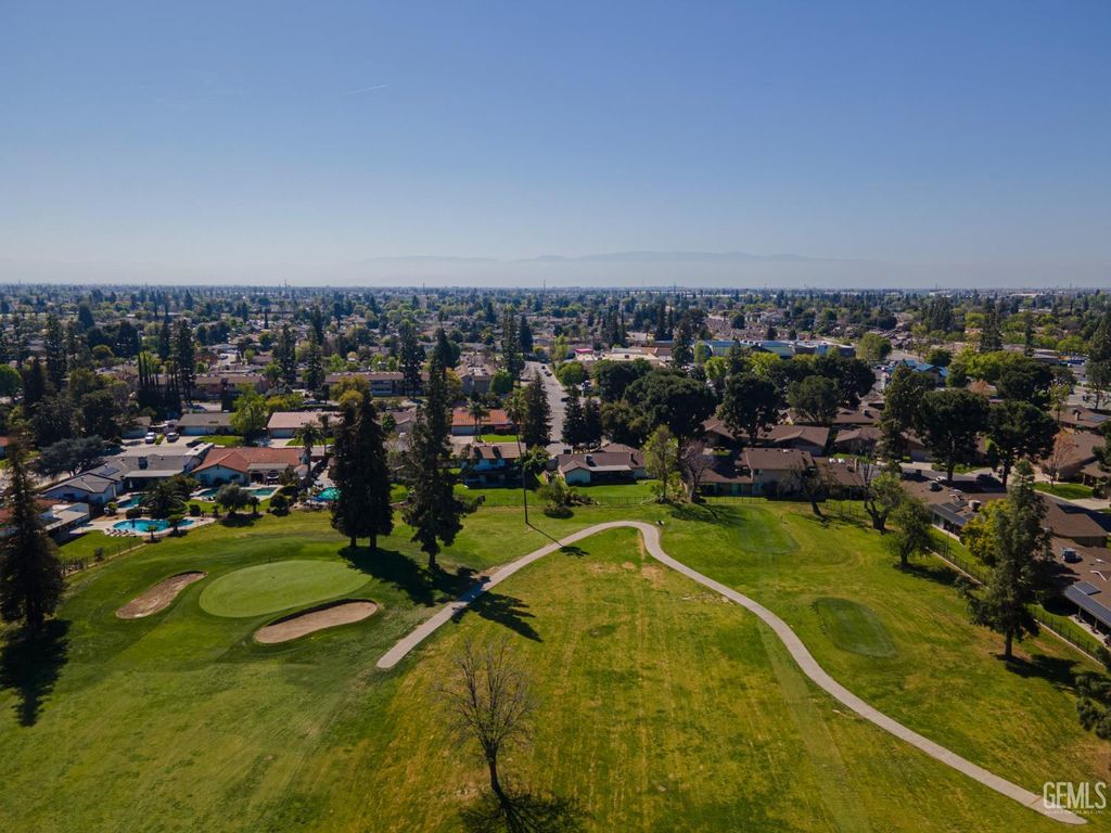 Photo of 6508 Landfair Drive, Bakersfield, CA 93309 (MLS # 202602722)