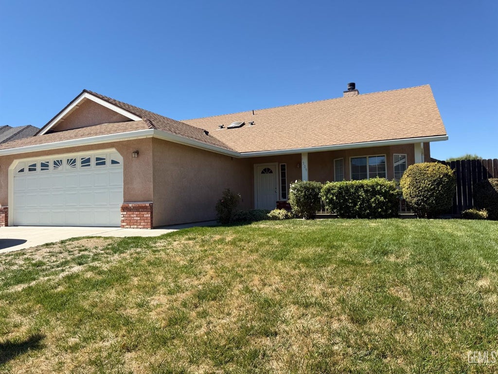 Photo of 1309 Scarlet Oak Drive, Tehachapi, CA 93561 (MLS # 202609781)