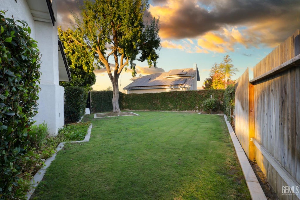 Photo of 9017 Caymus Court, Bakersfield, CA 93312 (MLS # 202608980)