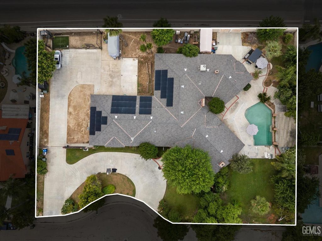 Photo of 911 Oleander Court, Wasco, CA 93280 (MLS # 202603994)