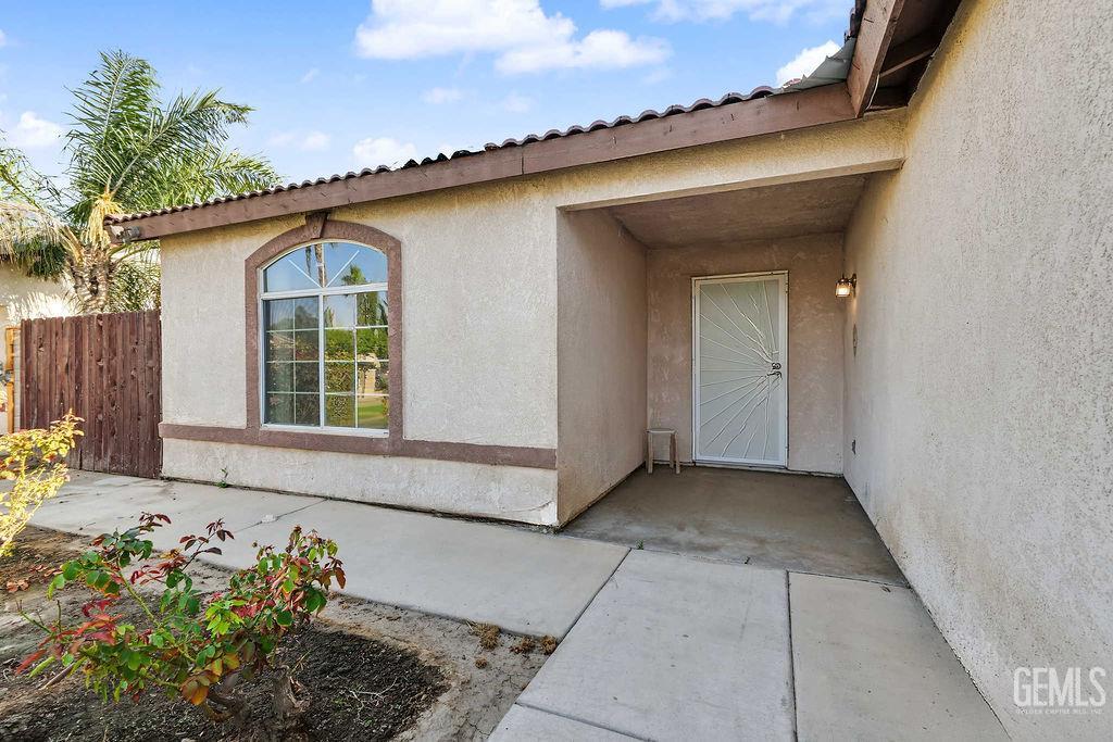 Photo of 1211 Engelberg Drive, Bakersfield, CA 93307 (MLS # 202609800)