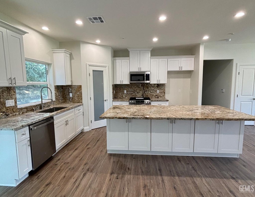 Photo of 22381 Vaquero Drive, Tehachapi, CA 93561 (MLS # 202602197)
