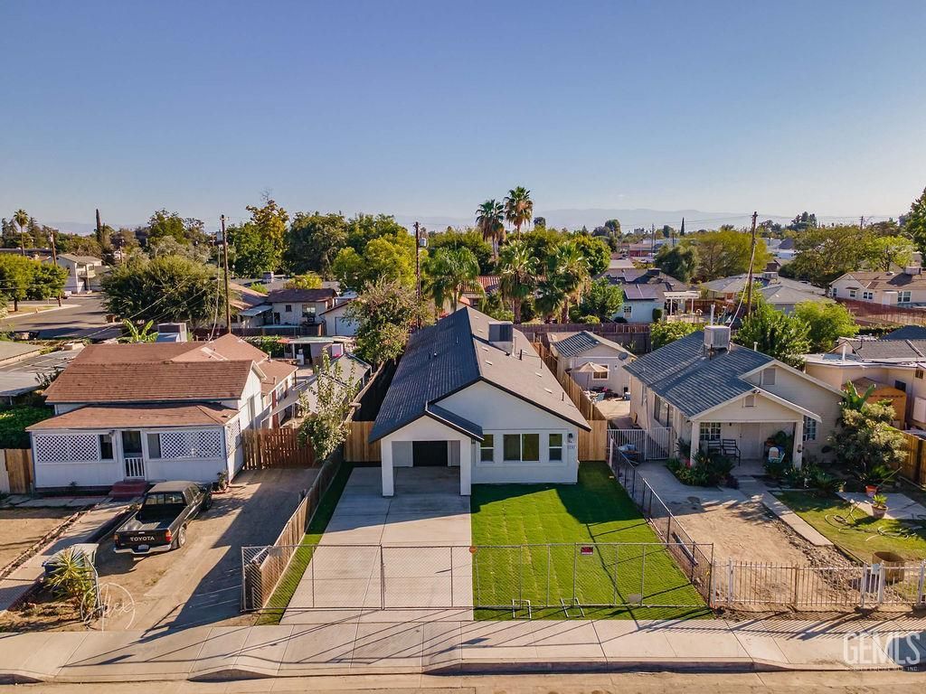 Photo of 2207 Verde Street, Bakersfield, CA 93304 (MLS # 202511330)