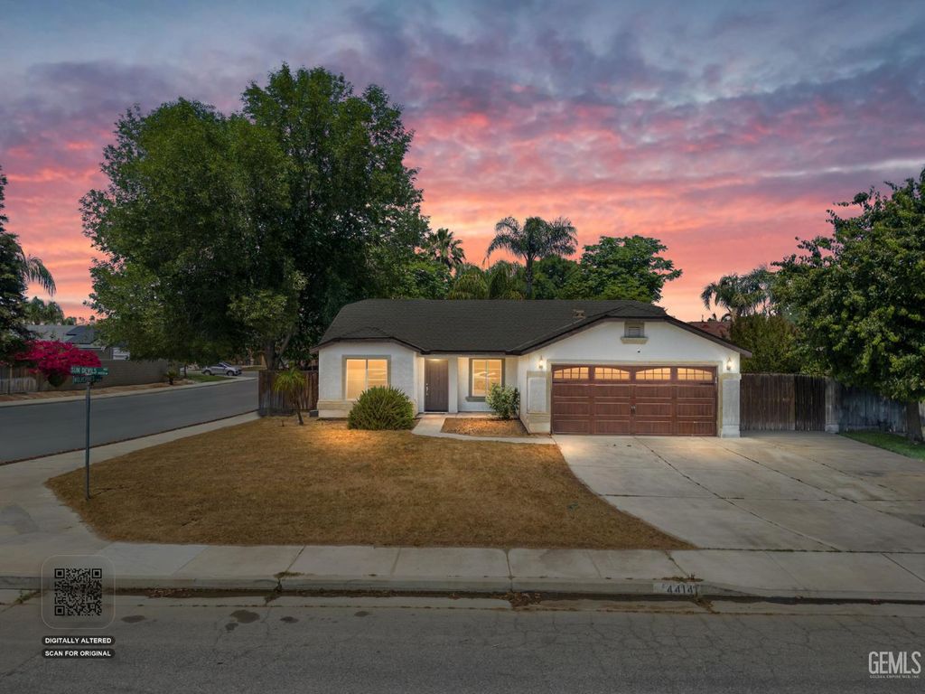 Photo of 4414 Sun Devils Avenue, Bakersfield, CA 93313 (MLS # 202605761)