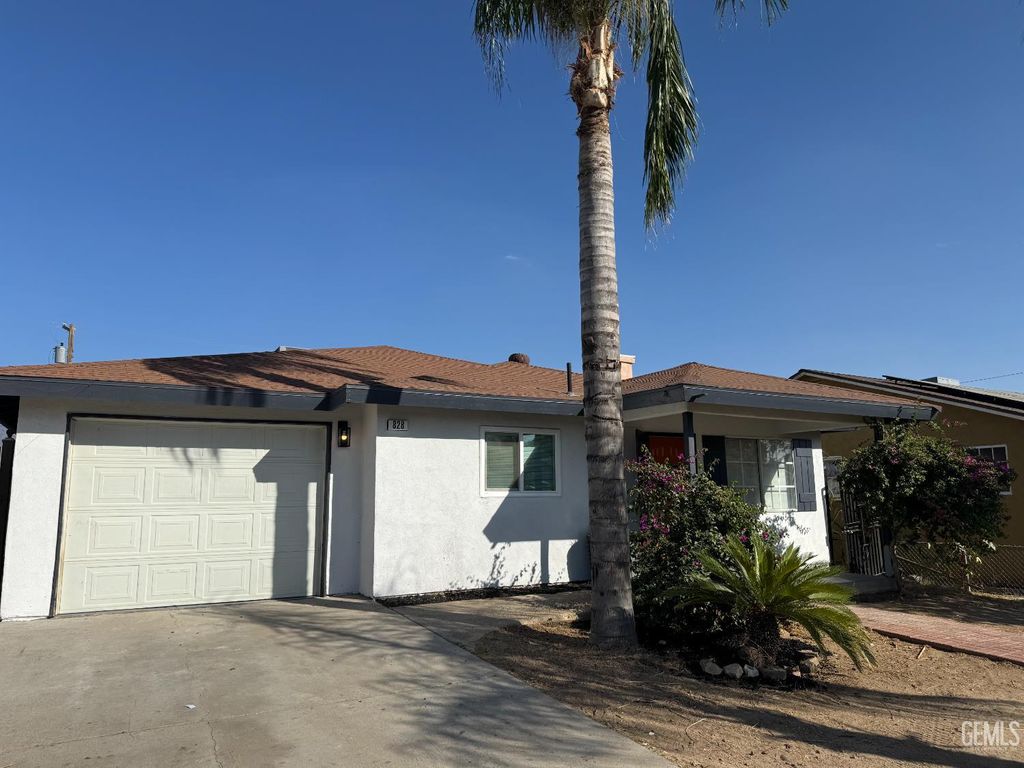 Photo of 828 Stockton Avenue, Arvin, CA 93203 (MLS # 202511060)
