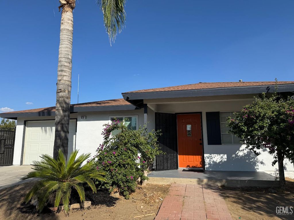 Photo of 828 Stockton Avenue, Arvin, CA 93203 (MLS # 202511060)