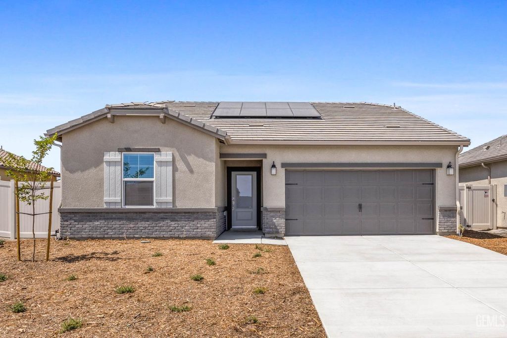 Photo of 7925 Blueberry Avenue, Bakersfield, CA 93313 (MLS # 202602610)