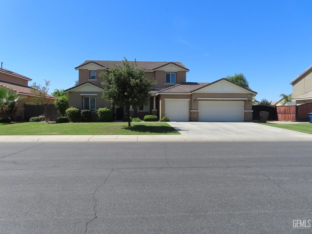 Photo of 15425 Quintero Place, Bakersfield, CA 93314 (MLS # 202605351)
