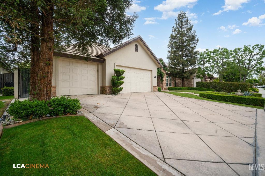 Photo of 12517 Harrington Street, Bakersfield, CA 93311 (MLS # 202603211)