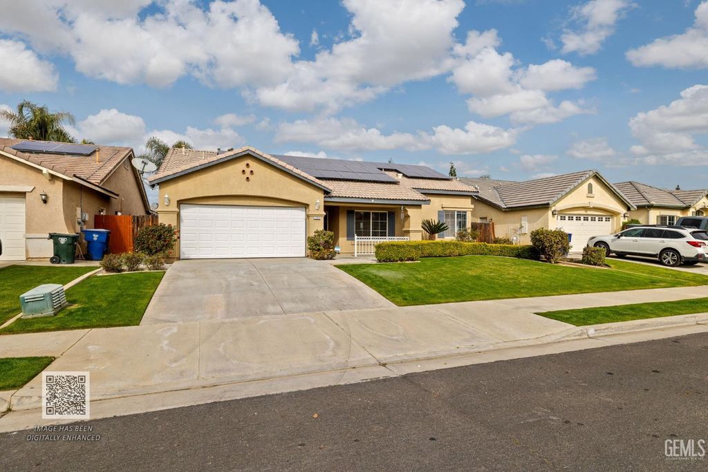 Photo of 11012 Snowcreek Falls Avenue, Bakersfield, CA 93312 (MLS # 202600863)