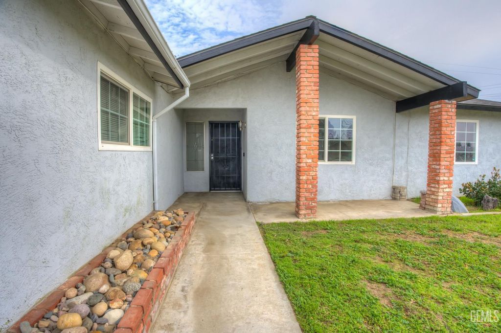 Photo of 4600 Alexander Street, Bakersfield, CA 93307 (MLS # 202600893)