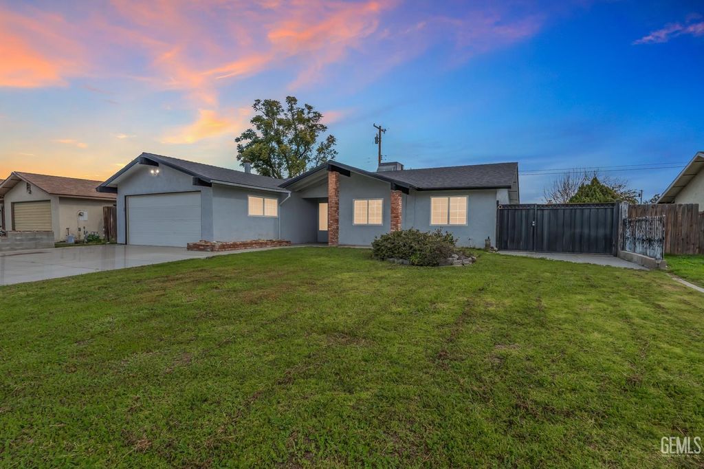 Photo of 4600 Alexander Street, Bakersfield, CA 93307 (MLS # 202600893)