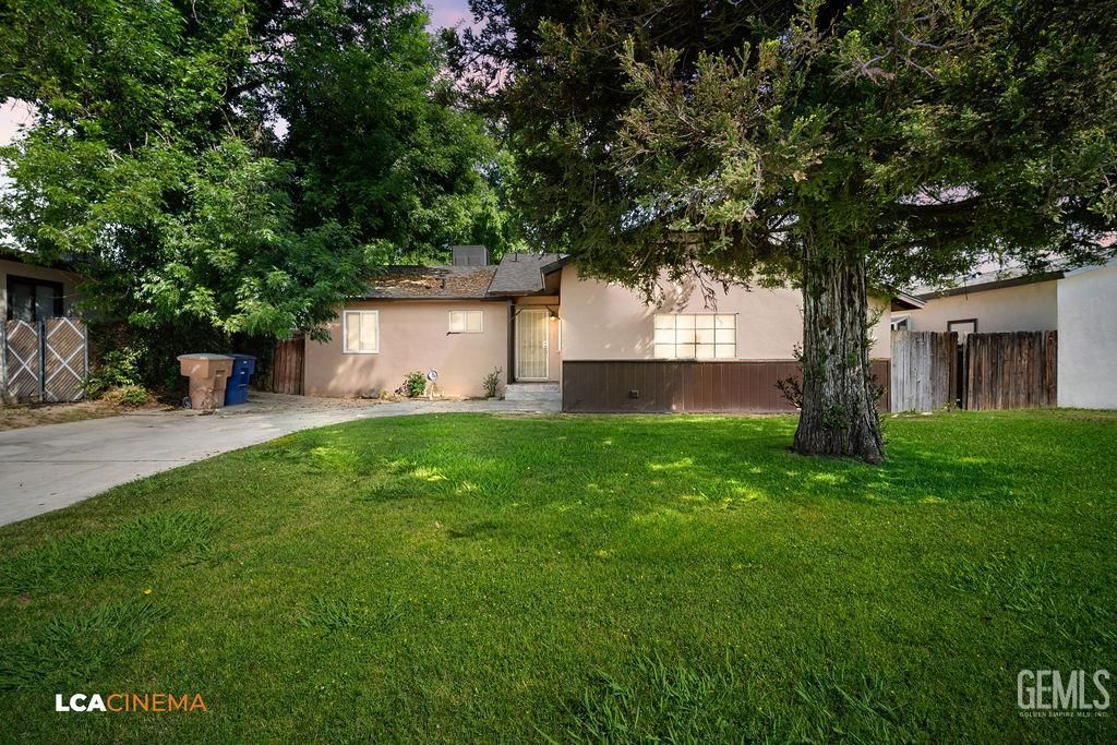 Photo of 1912 Wilson Road, Bakersfield, CA 93304 (MLS # 202603842)