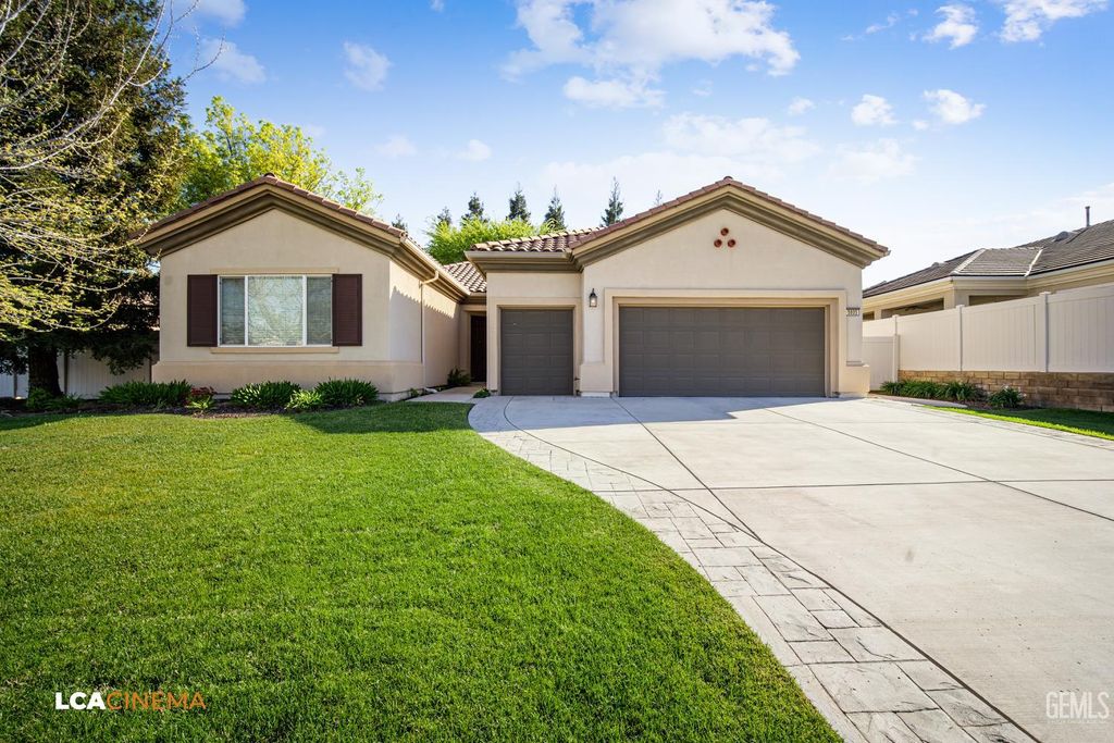 Photo of 5805 Gold Ranch Way, Bakersfield, CA 93306 (MLS # 202602875)
