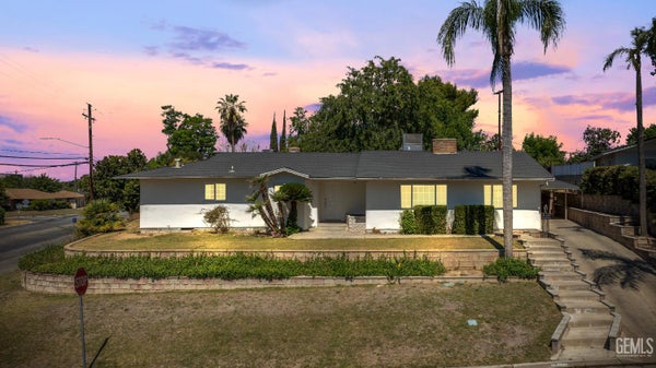 1800 COUNTRY CLUB DR, BAKERSFIELD, CA 93306 - Image 58dd2bd2b36bb202ebb3a0907526fec7/2175441008