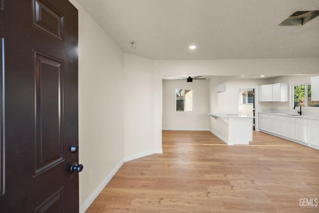 Photo of 1218 Water Street, Bakersfield, CA 93305 (MLS # 202603218)