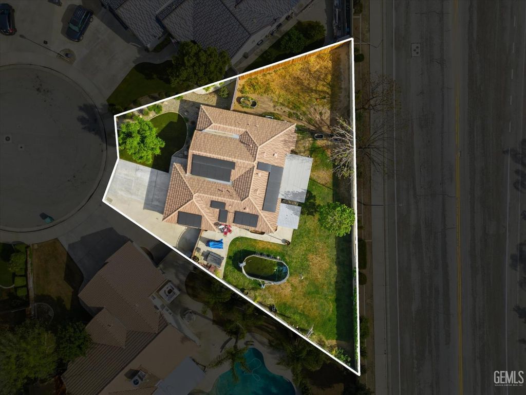 Photo of 503 Meadow Grove Court, Bakersfield, CA 93308 (MLS # 202603344)