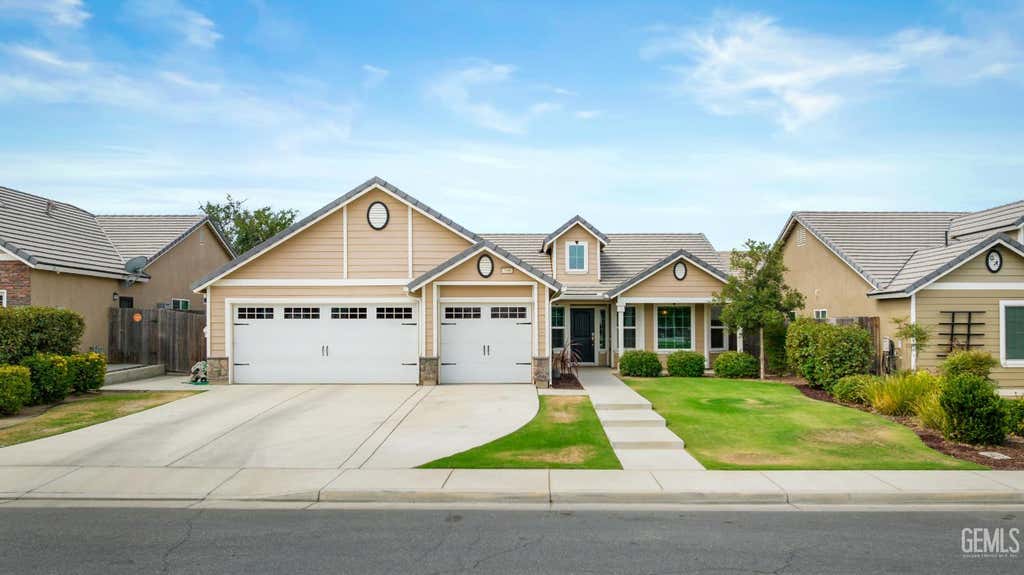 Photo of 13901 Onyx Night Drive, Bakersfield, CA 93314 (MLS # 202608615)