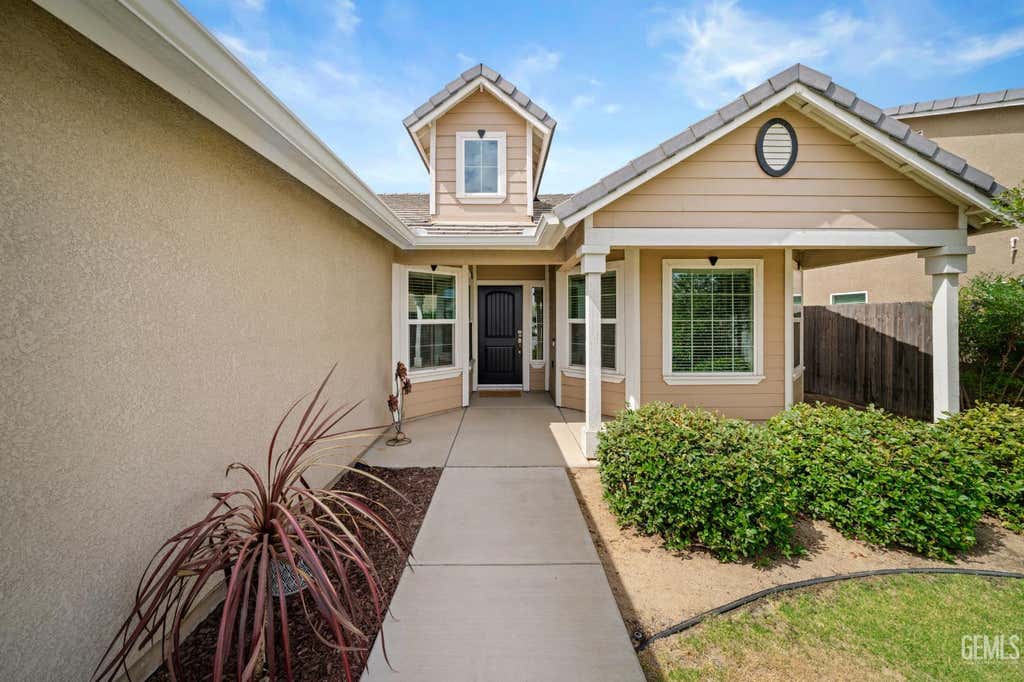 Photo of 13901 Onyx Night Drive, Bakersfield, CA 93314 (MLS # 202608615)