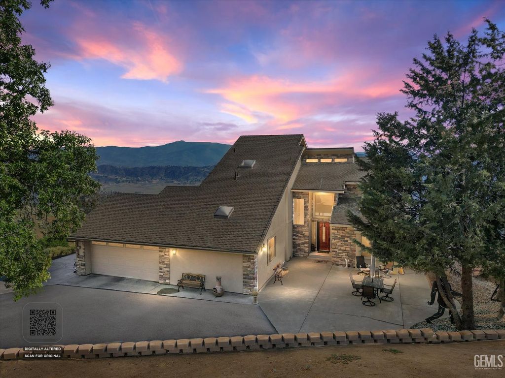 Photo of 24930 Paramount Drive, Tehachapi, CA 93561 (MLS # 202604130)