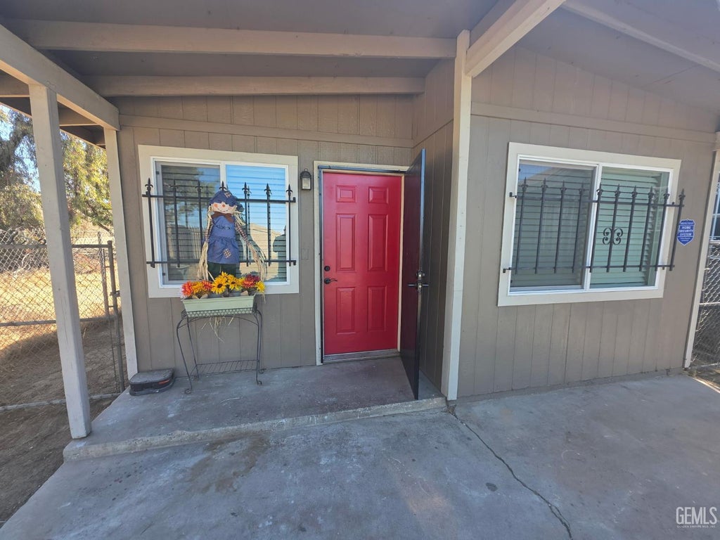 Photo of 217 S Bliss ST, Bakersfield, CA 93307 (MLS # 202609799)