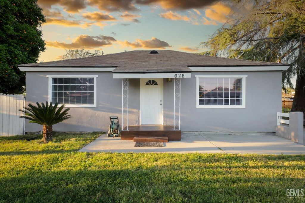 Photo of 626 Hood Drive, Bakersfield, CA 93308 (MLS # 202603010)