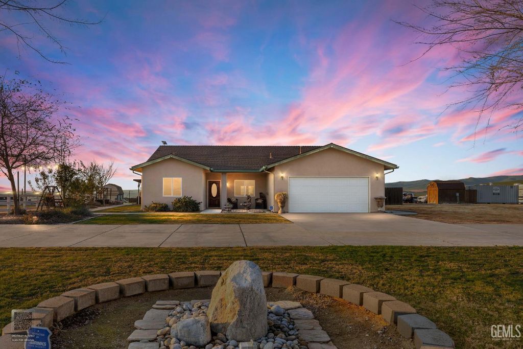 Photo of 14410 Round Mountain Road, Bakersfield, CA 93308 (MLS # 202600722)