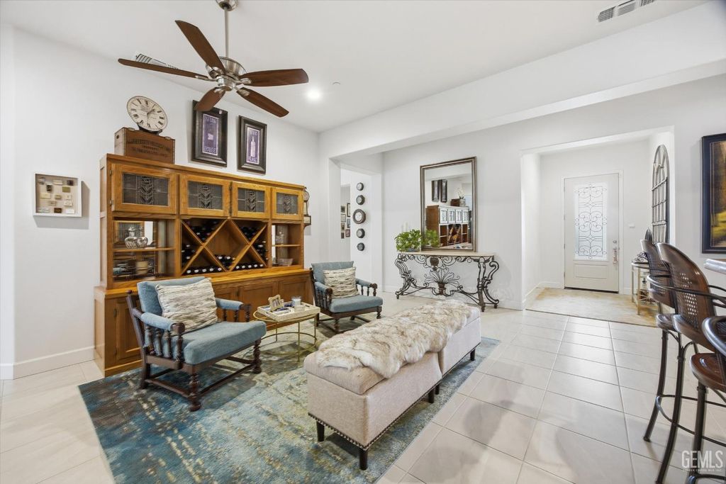 Photo of 9106 Del Palma Drive, Bakersfield, CA 93314 (MLS # 202604153)