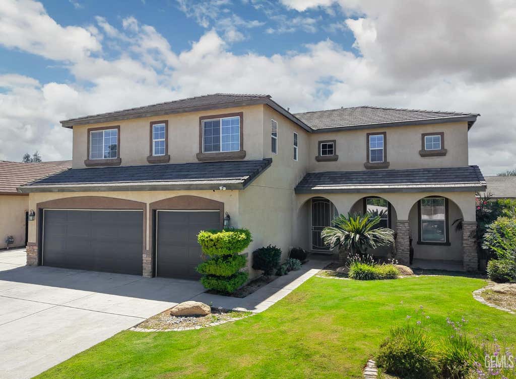 Photo of 5905 Penn Station Lane, Bakersfield, CA 93311 (MLS # 202606703)