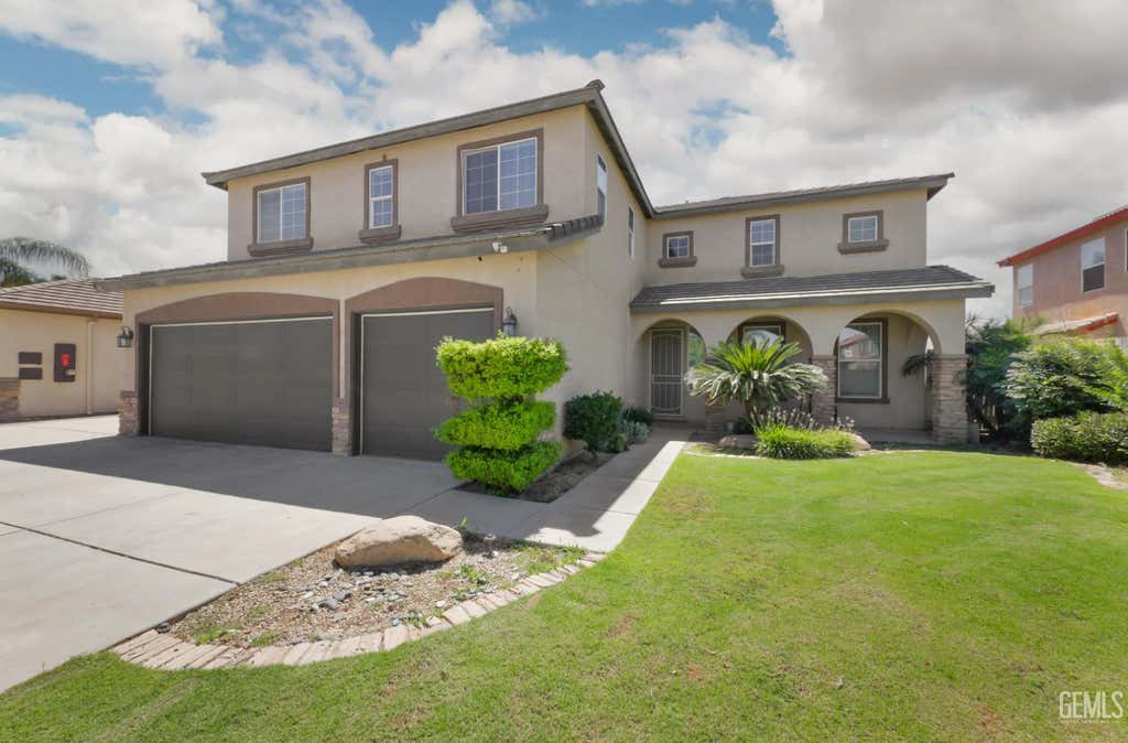 Photo of 5905 Penn Station Lane, Bakersfield, CA 93311 (MLS # 202606703)