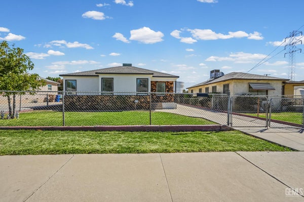 1104 GLADE ST, BAKERSFIELD, CA 93308 - Image 5bc069c4dabf3f131c852aa68ca0949a/574624153