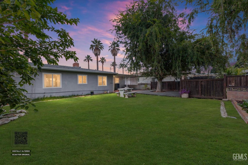 Photo of 907 W Olive Avenue, Redlands, CA 92373 (MLS # 202607417)