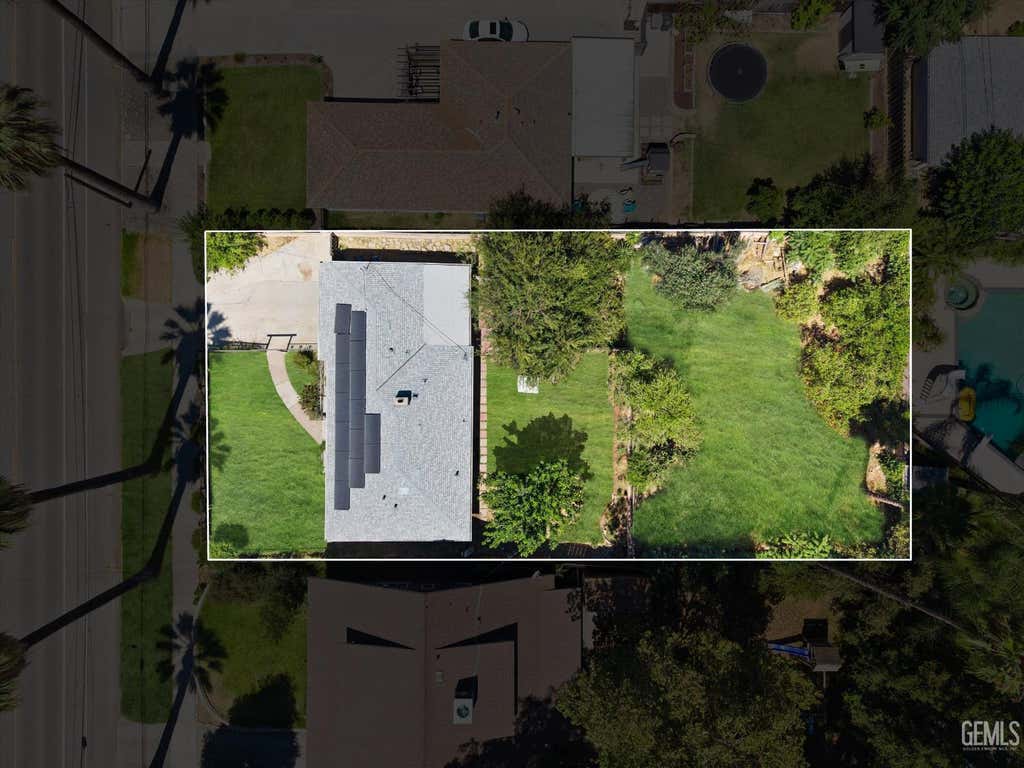 Photo of 907 W Olive Avenue, Redlands, CA 92373 (MLS # 202607417)