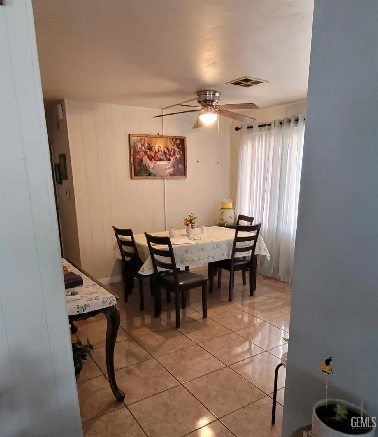 Bakersfield, California 93301, United States, 3 Bedrooms Bedrooms, ,2 BathroomsBathrooms,Residential,Active,204149