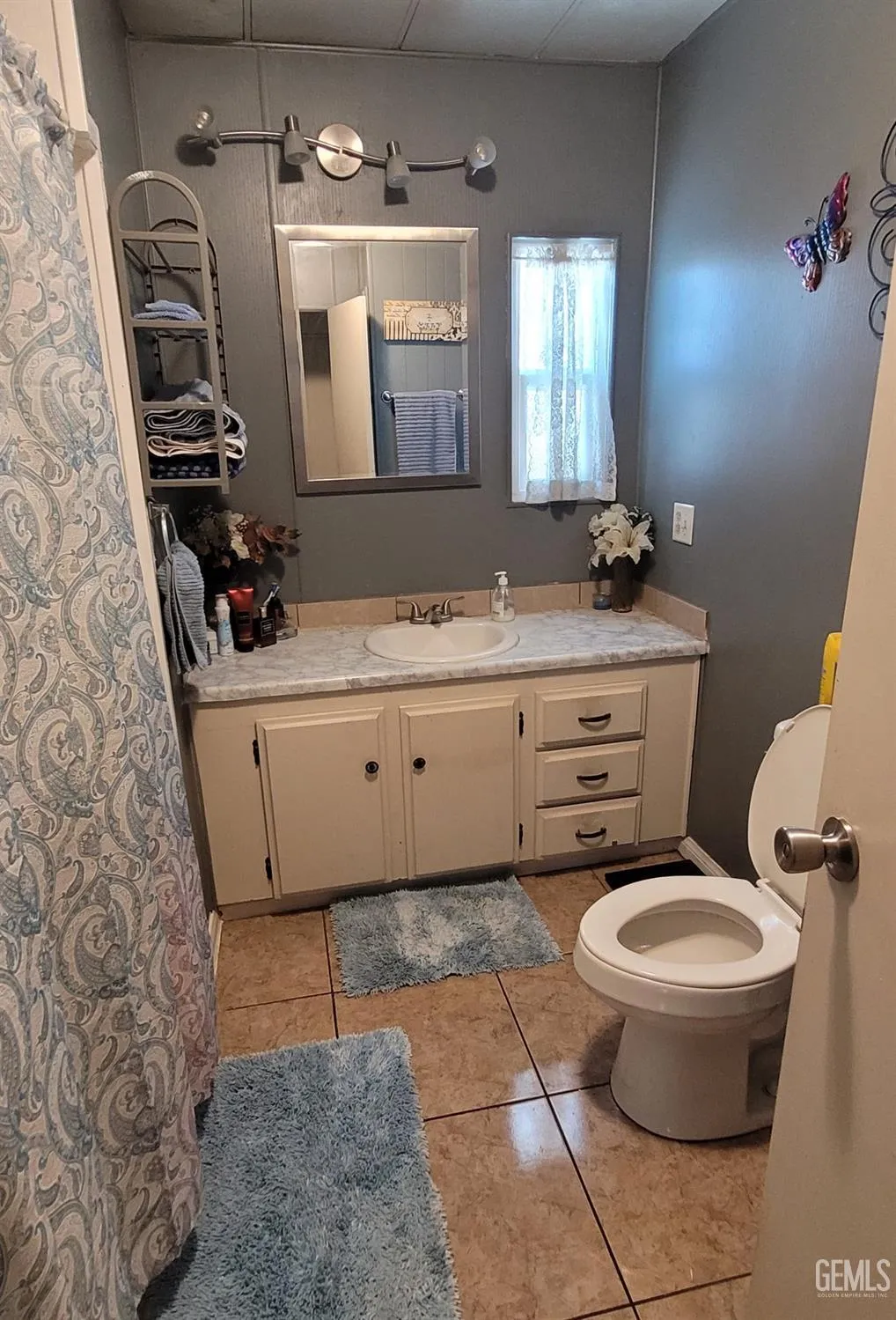 Bakersfield, California 93301, United States, 3 Bedrooms Bedrooms, ,2 BathroomsBathrooms,Residential,Active,204149