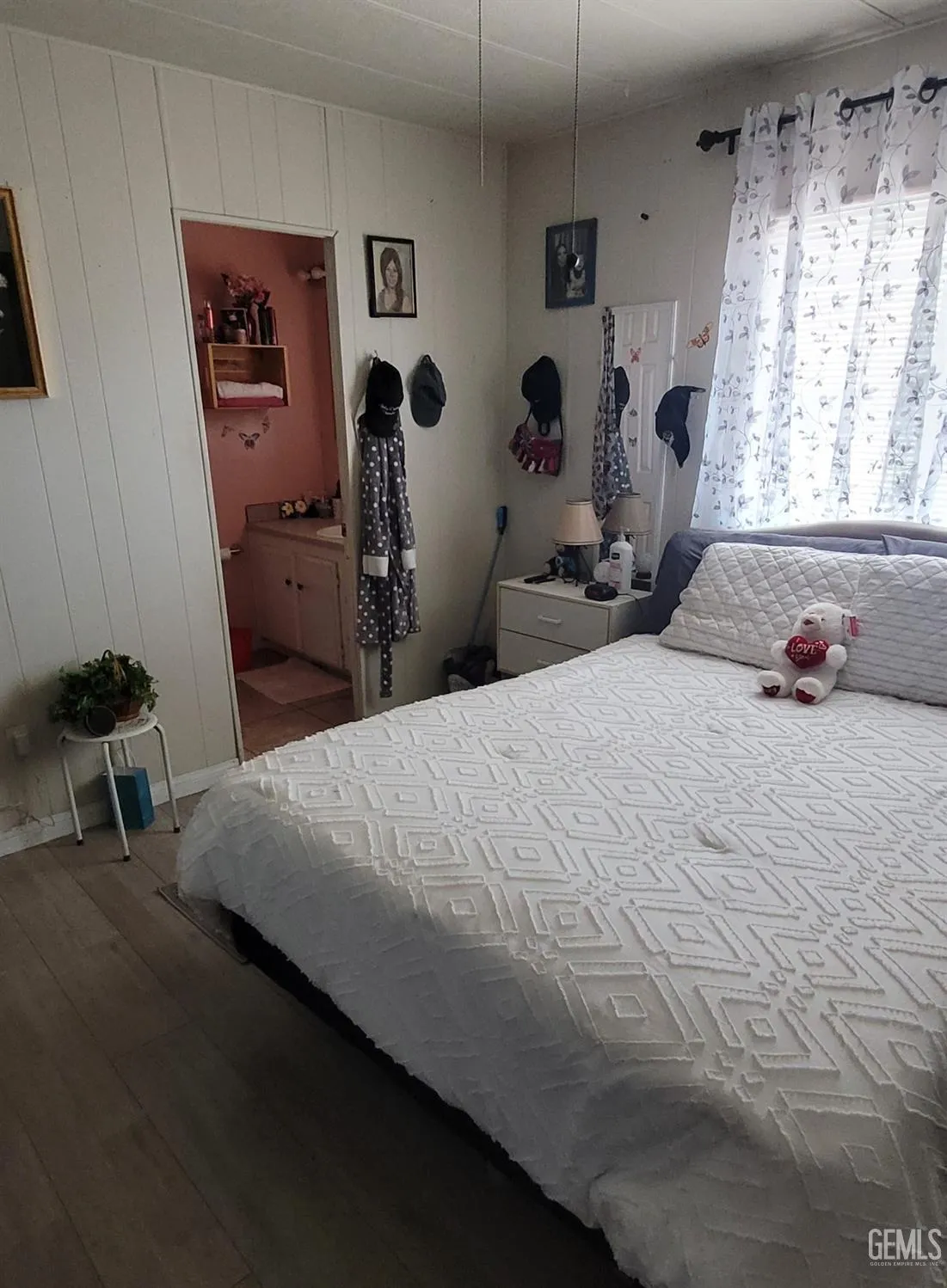 Bakersfield, California 93301, United States, 3 Bedrooms Bedrooms, ,2 BathroomsBathrooms,Residential,Active,204149