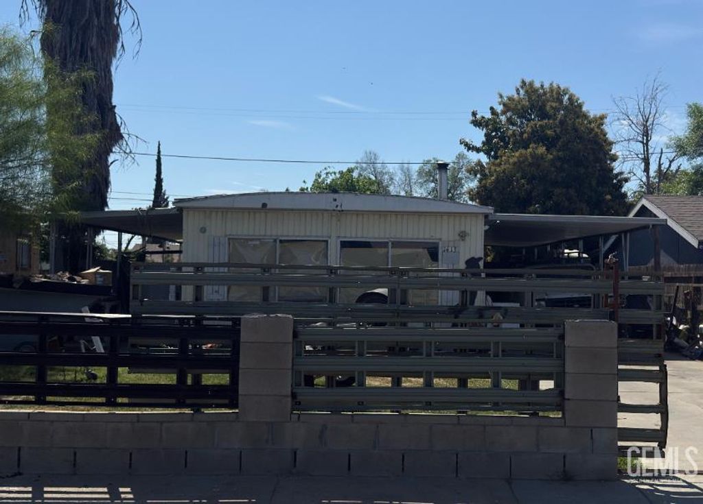Photo of 1413 N Gorrill Street, Bakersfield, CA 93307 (MLS # 202603525)