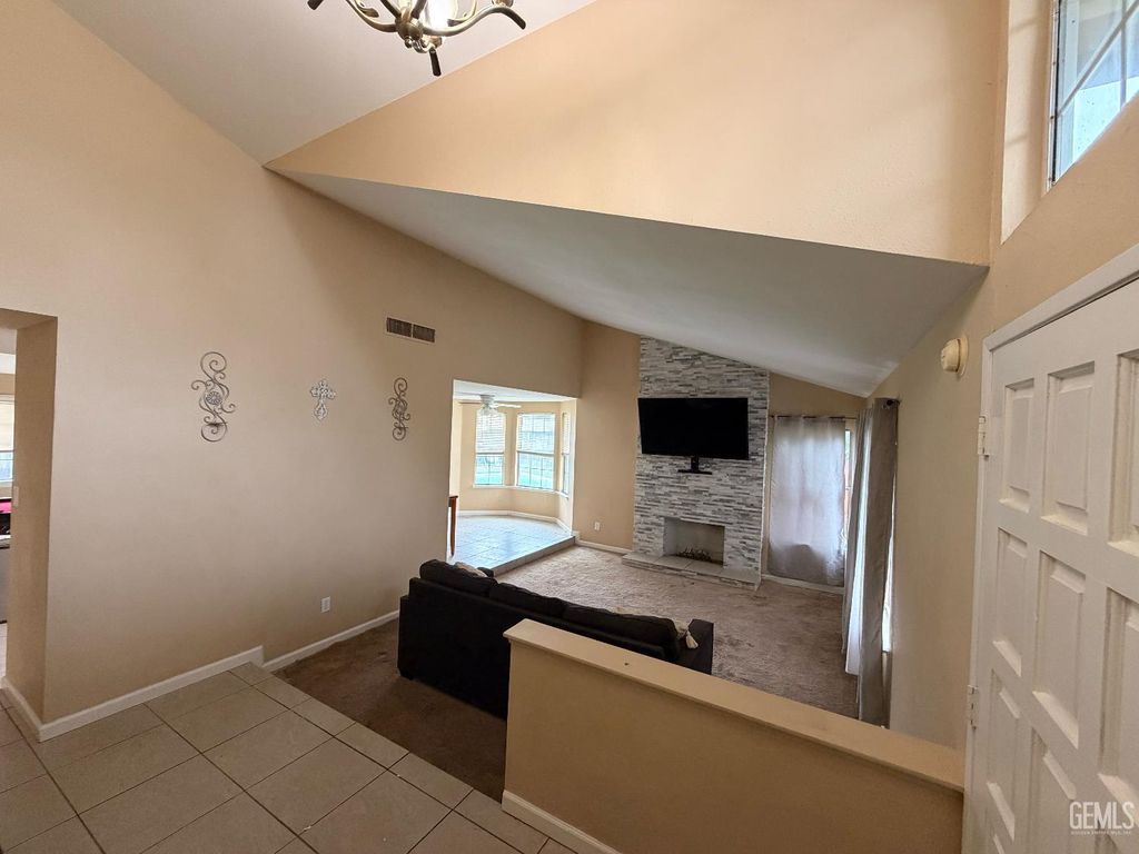 Photo of 7504 Deming Court, Bakersfield, CA 93309 (MLS # 202512907)