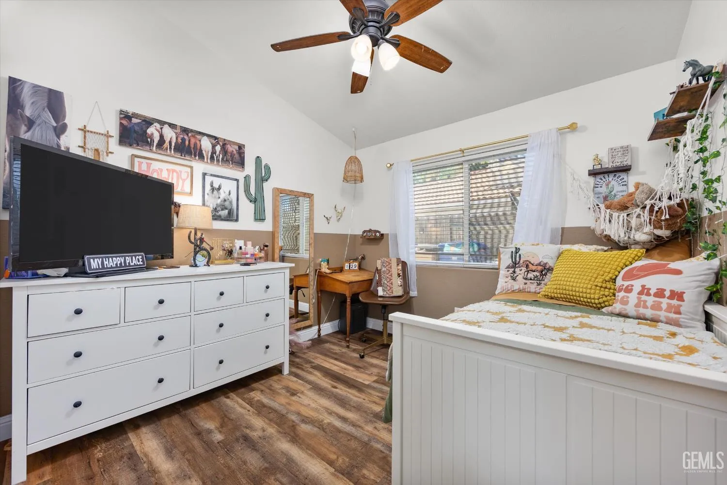 Bakersfield, California 93312, United States, 4 Bedrooms Bedrooms, ,2 BathroomsBathrooms,Residential,Active,181895