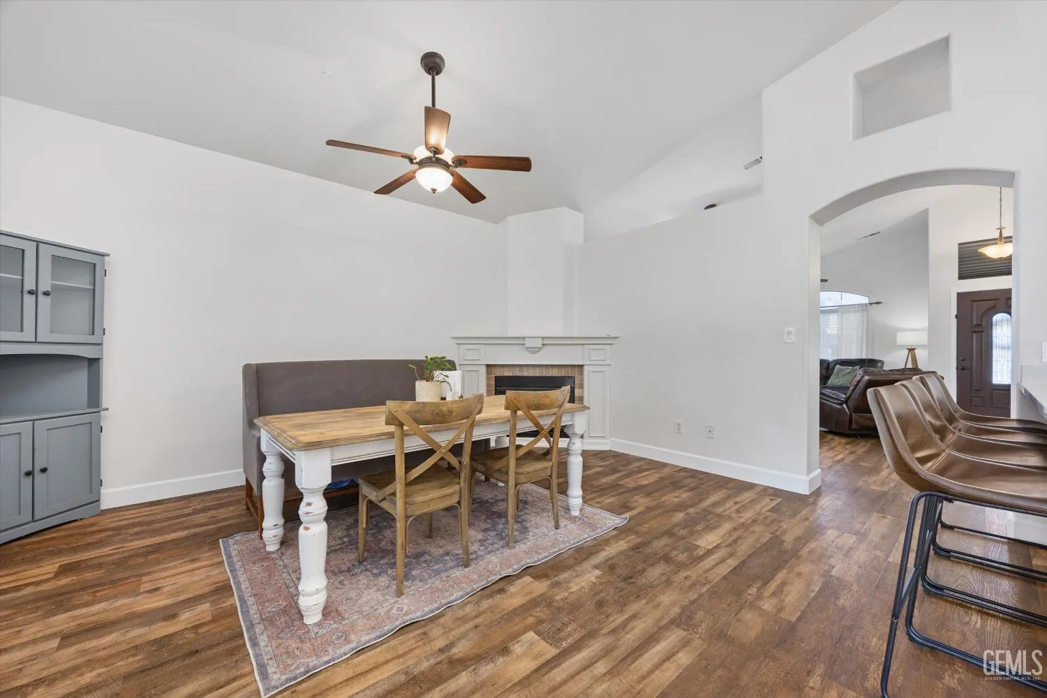 Bakersfield, California 93312, United States, 4 Bedrooms Bedrooms, ,2 BathroomsBathrooms,Residential,Active,181895