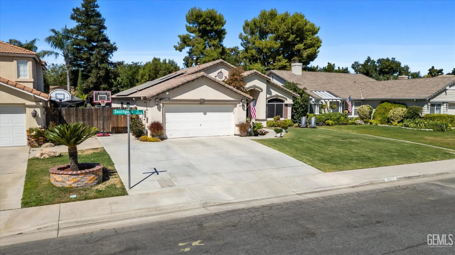 Bakersfield, California 93312, United States, 4 Bedrooms Bedrooms, ,2 BathroomsBathrooms,Residential,Active,181895