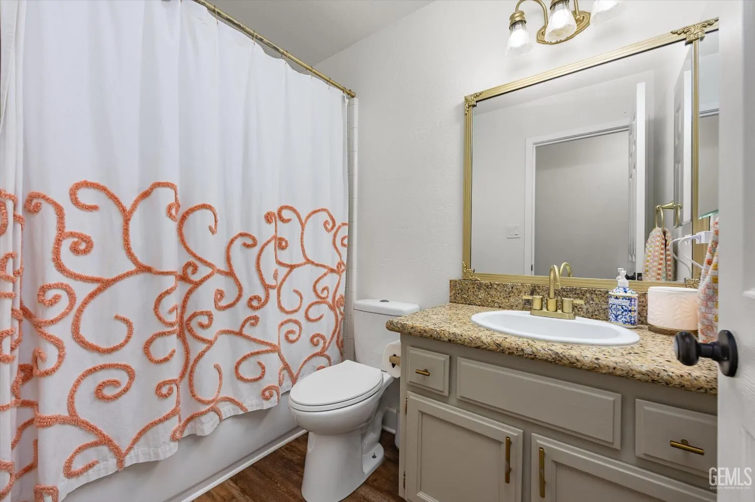 Bakersfield, California 93312, United States, 4 Bedrooms Bedrooms, ,2 BathroomsBathrooms,Residential,Active,181895