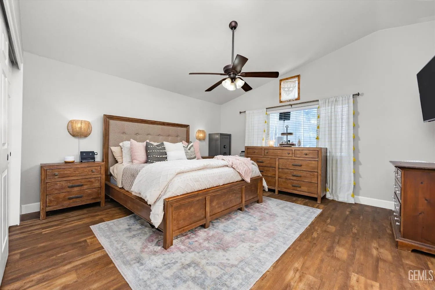 Bakersfield, California 93312, United States, 4 Bedrooms Bedrooms, ,2 BathroomsBathrooms,Residential,Active,181895