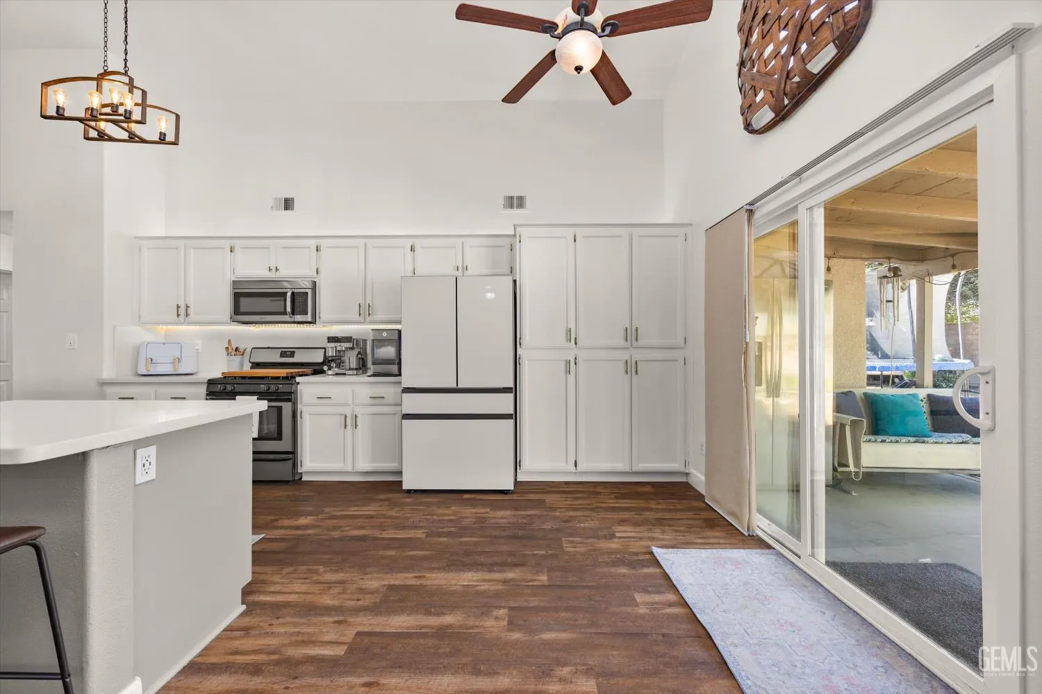 Bakersfield, California 93312, United States, 4 Bedrooms Bedrooms, ,2 BathroomsBathrooms,Residential,Active,181895