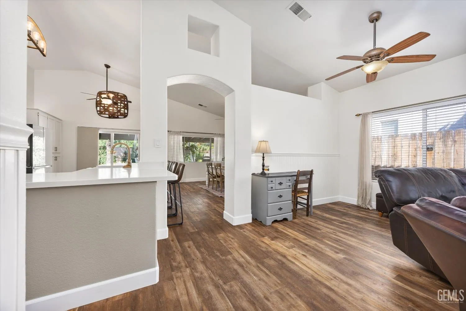 Bakersfield, California 93312, United States, 4 Bedrooms Bedrooms, ,2 BathroomsBathrooms,Residential,Active,181895