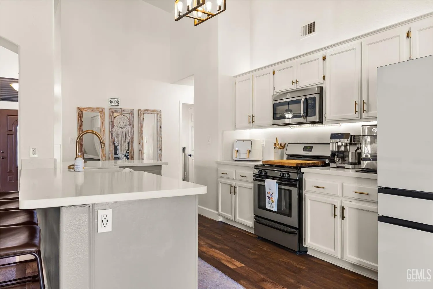 Bakersfield, California 93312, United States, 4 Bedrooms Bedrooms, ,2 BathroomsBathrooms,Residential,Active,181895