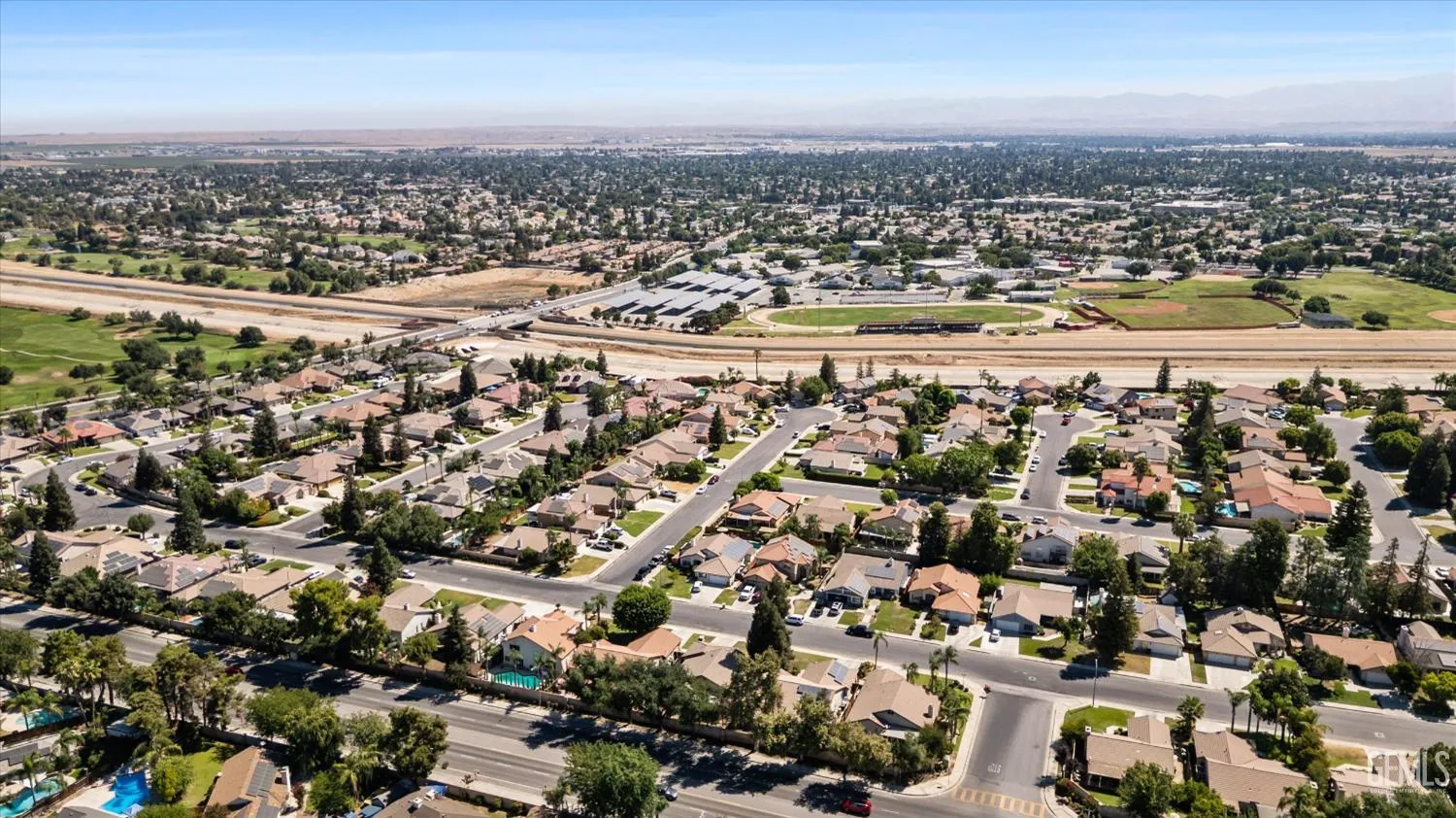 Bakersfield, California 93312, United States, 4 Bedrooms Bedrooms, ,2 BathroomsBathrooms,Residential,Active,181895