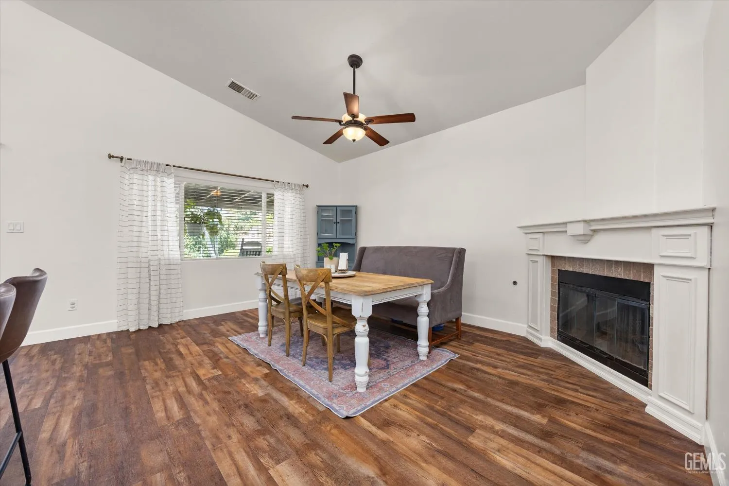 Bakersfield, California 93312, United States, 4 Bedrooms Bedrooms, ,2 BathroomsBathrooms,Residential,Active,181895