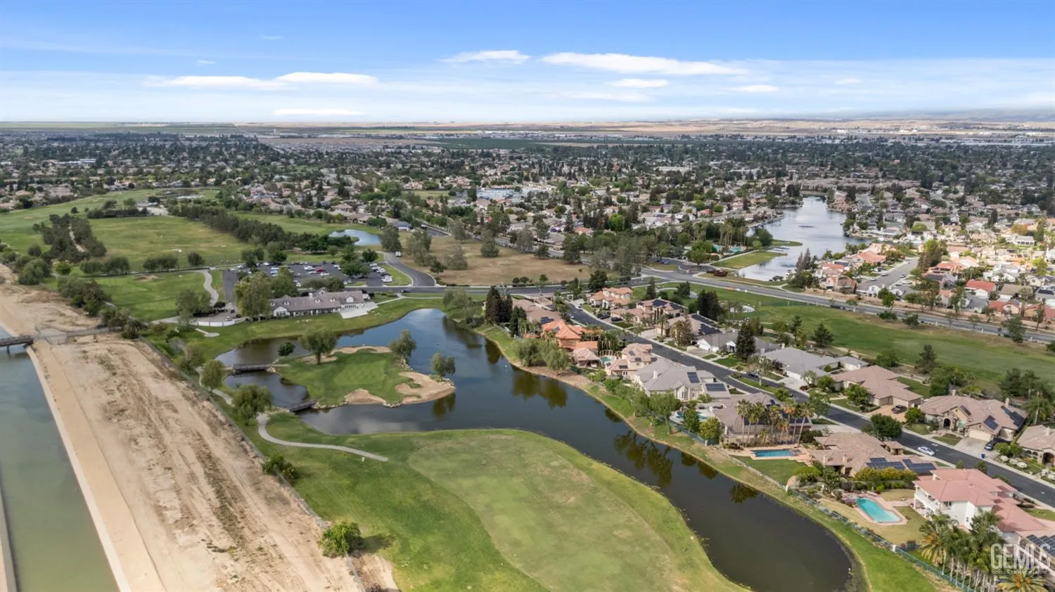 Bakersfield, California 93312, United States, 4 Bedrooms Bedrooms, ,2 BathroomsBathrooms,Residential,Active,181895